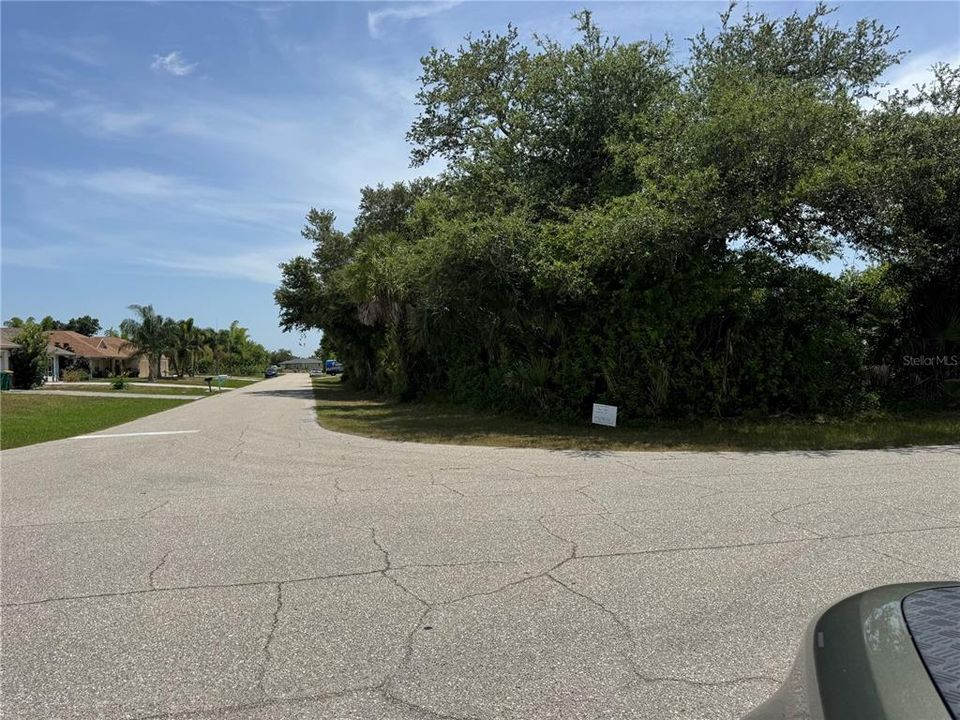 En Venta: $65,000 (0.23 acres)