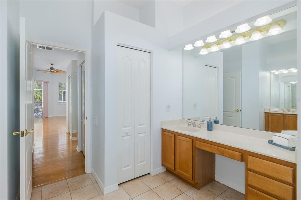 En Venta: $725,000 (4 camas, 4 baños, 3549 Pies cuadrados)
