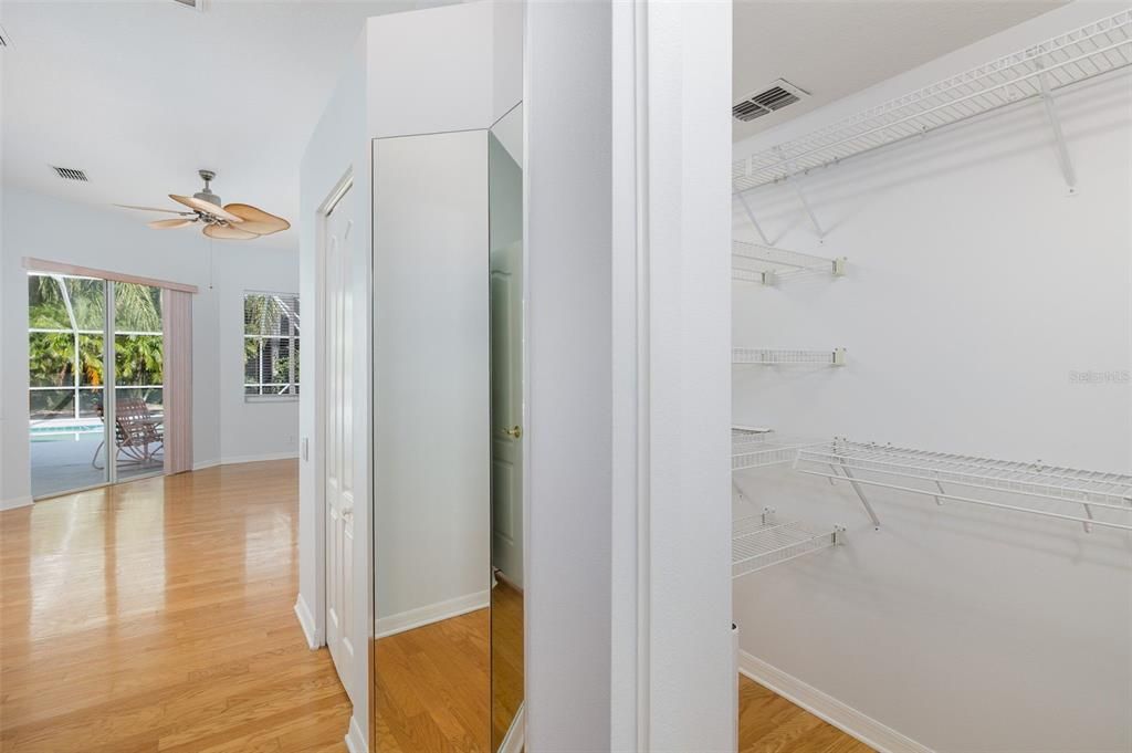 En Venta: $725,000 (4 camas, 4 baños, 3549 Pies cuadrados)