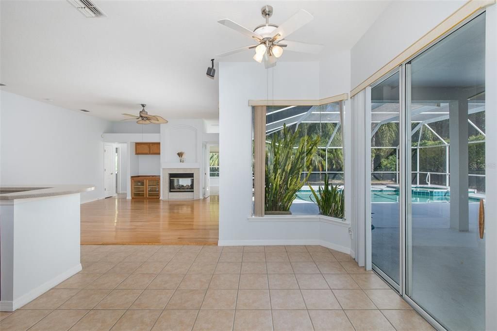 En Venta: $725,000 (4 camas, 4 baños, 3549 Pies cuadrados)
