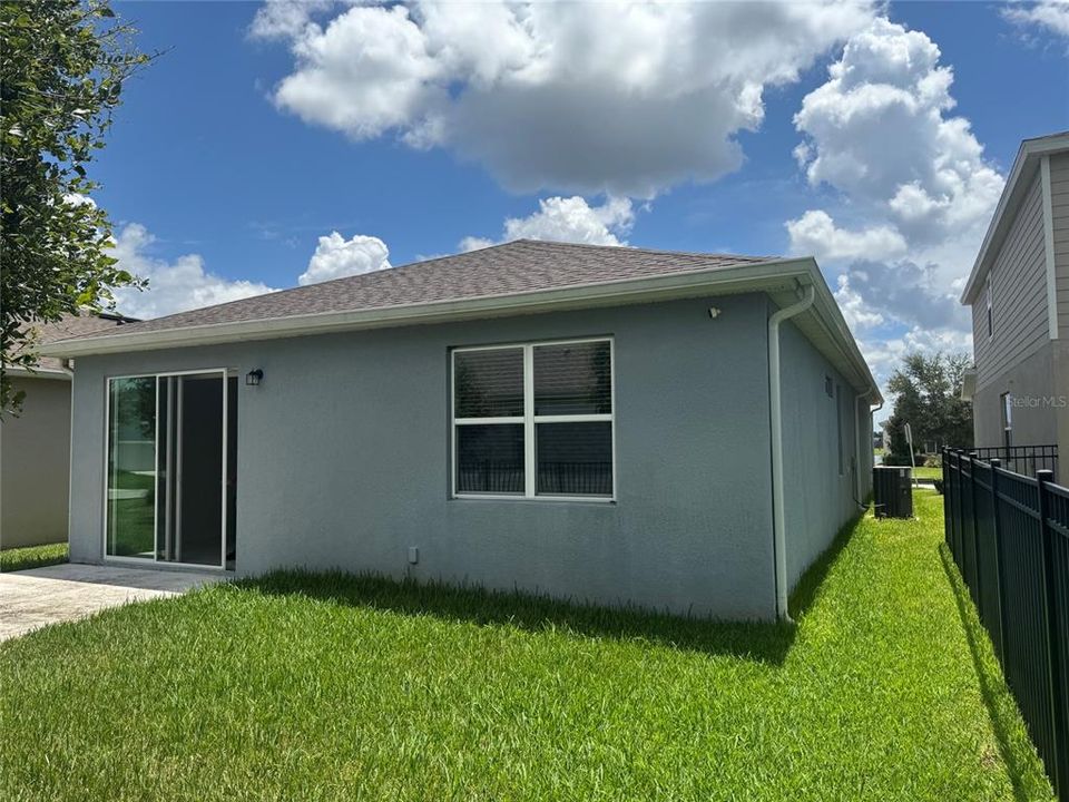 For Sale: $390,000 (3 beds, 2 baths, 1560 Square Feet)