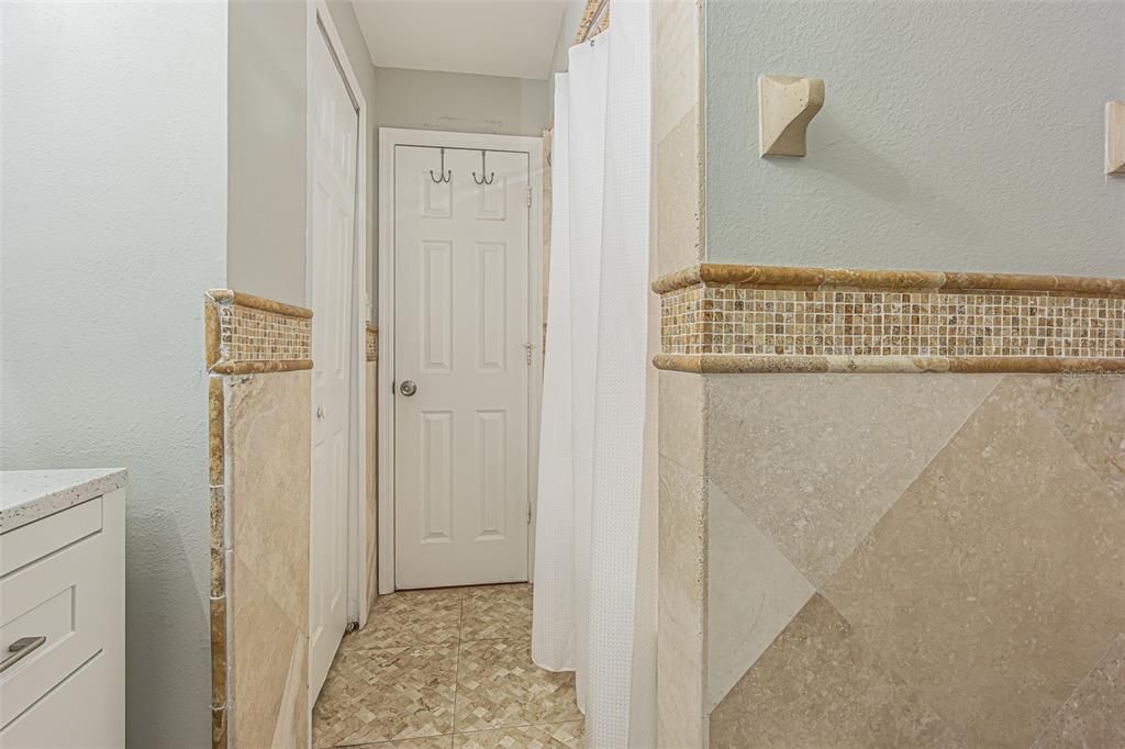На продажу: $519,000 (4 спален, 2 ванн, 1706 Квадратных фут)