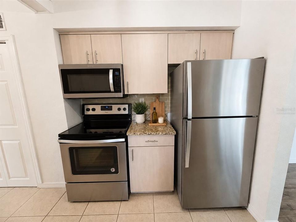 В аренду: $2,500 (2 спален, 1 ванн, 920 Квадратных фут)