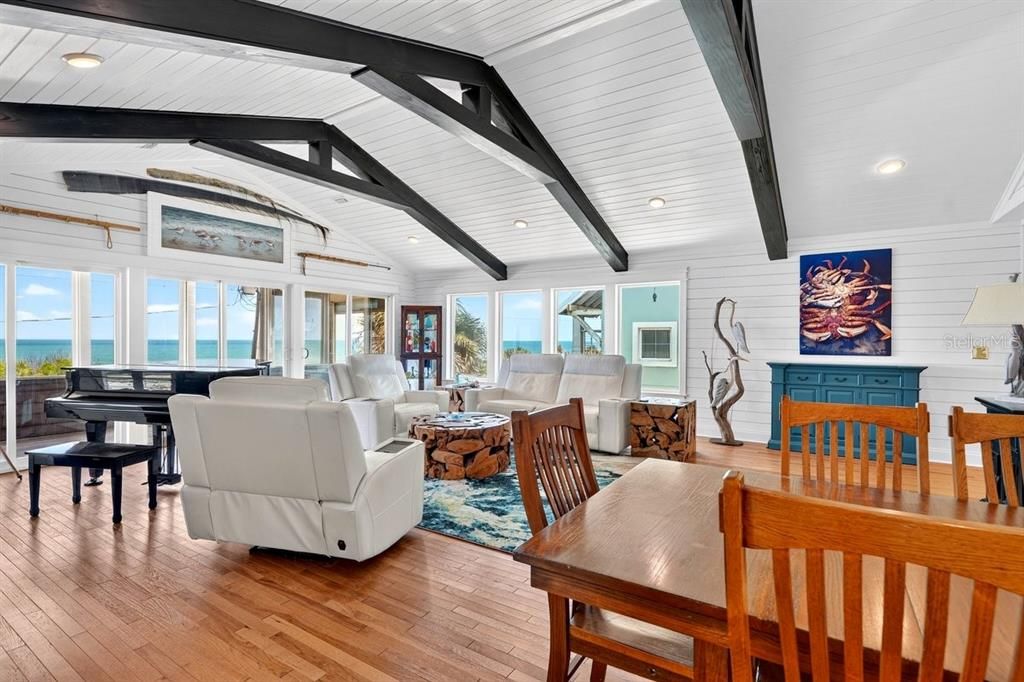 En Venta: $1,989,500 (4 camas, 4 baños, 2181 Pies cuadrados)