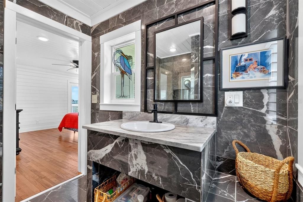 En Venta: $1,989,500 (4 camas, 4 baños, 2181 Pies cuadrados)