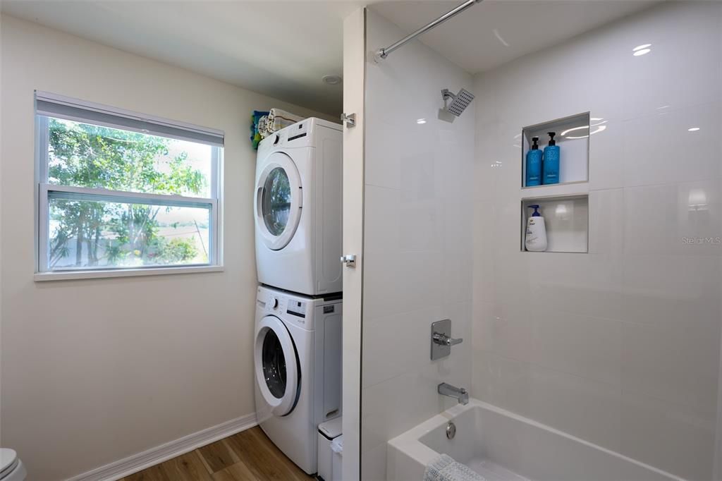For Sale: $335,000 (3 beds, 1 baths, 768 Square Feet)
