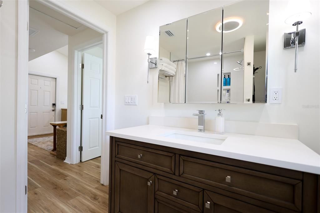For Sale: $335,000 (3 beds, 1 baths, 768 Square Feet)