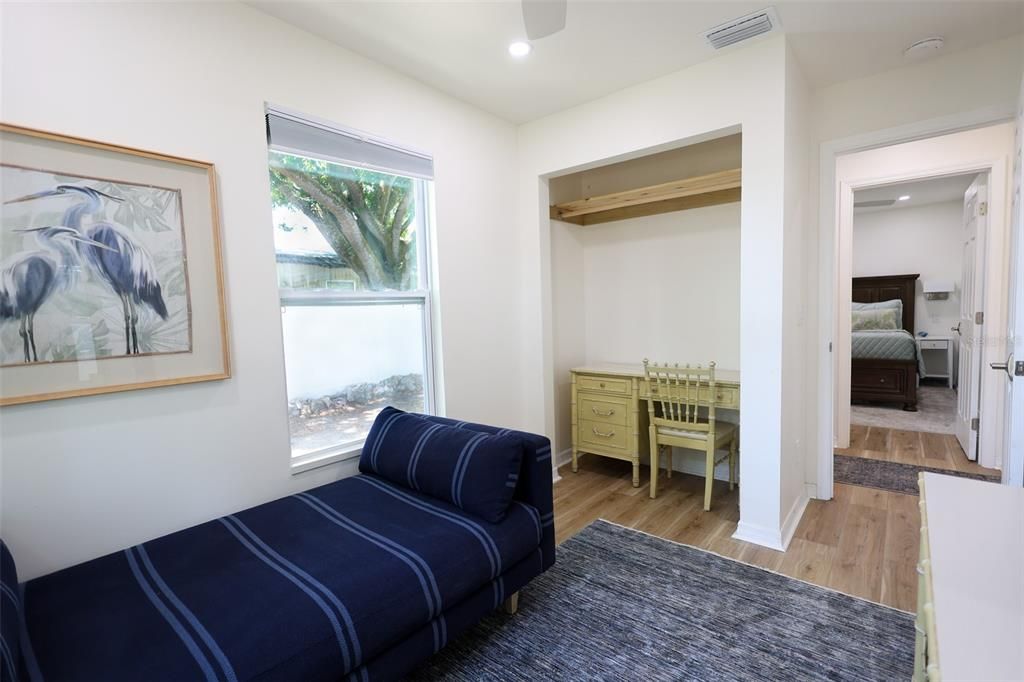 For Sale: $335,000 (3 beds, 1 baths, 768 Square Feet)