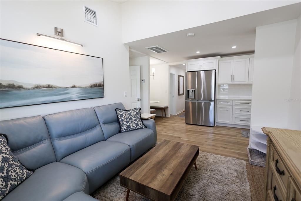 For Sale: $335,000 (3 beds, 1 baths, 768 Square Feet)