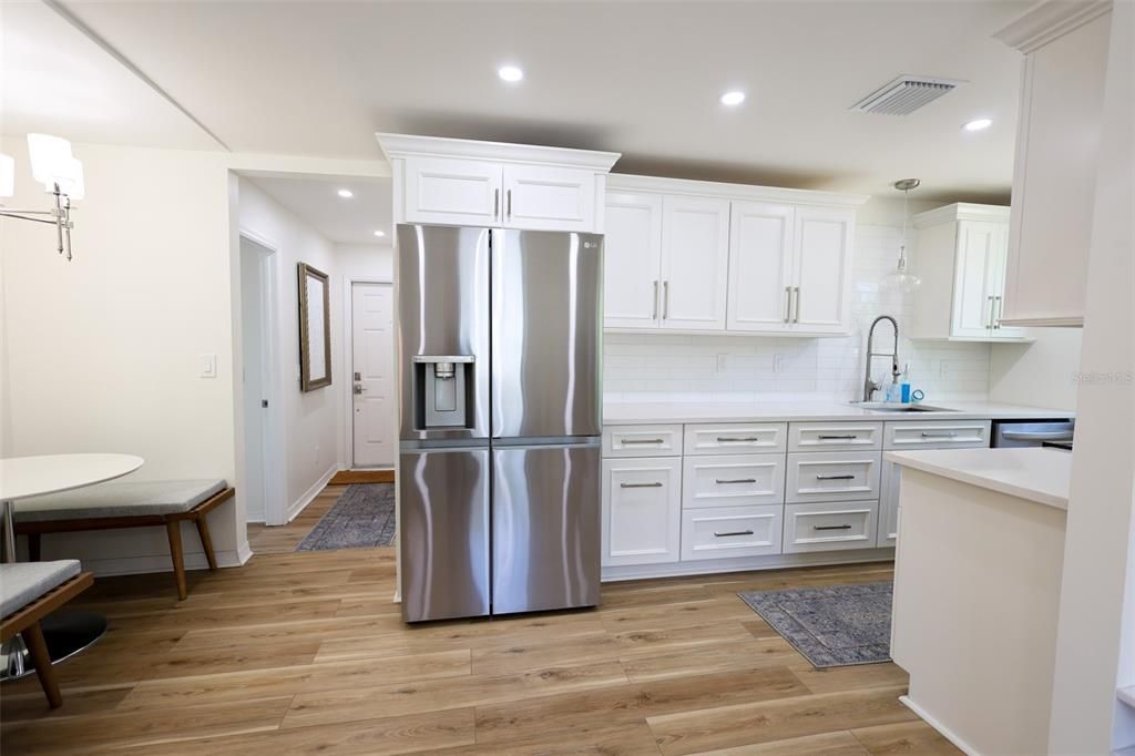 For Sale: $335,000 (3 beds, 1 baths, 768 Square Feet)