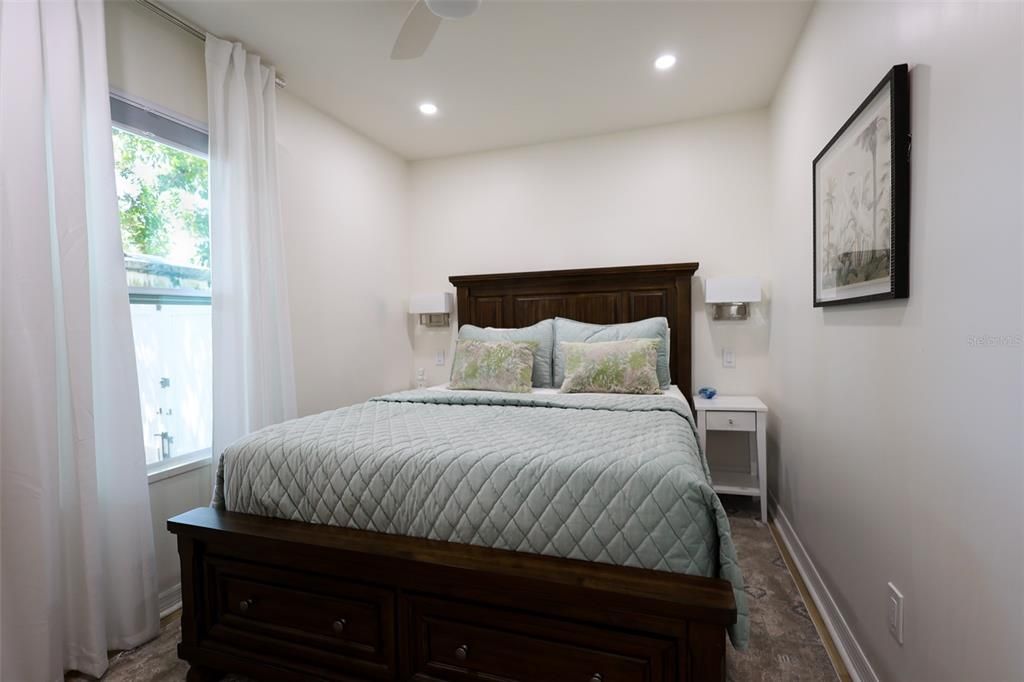 For Sale: $335,000 (3 beds, 1 baths, 768 Square Feet)
