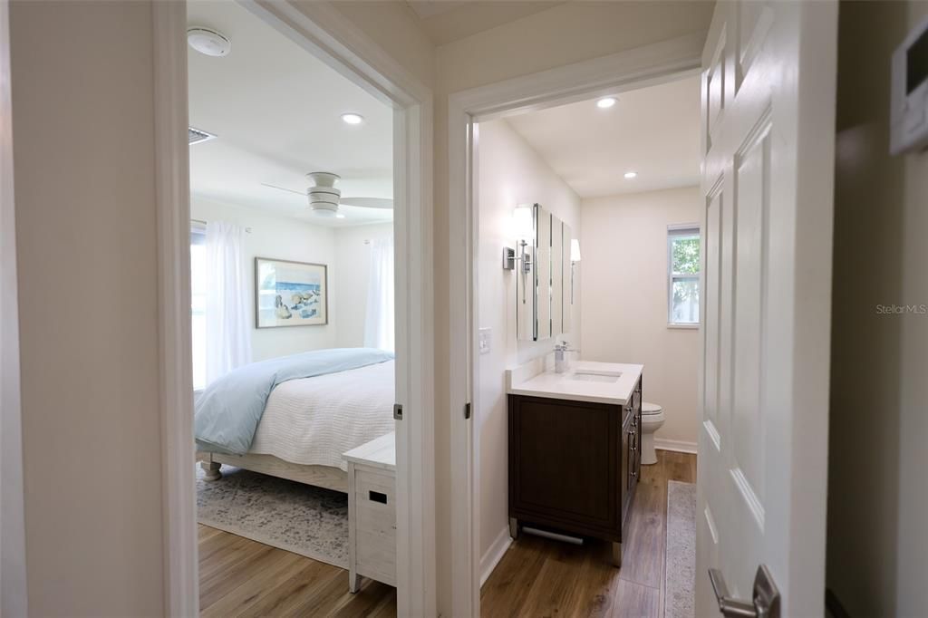 For Sale: $335,000 (3 beds, 1 baths, 768 Square Feet)