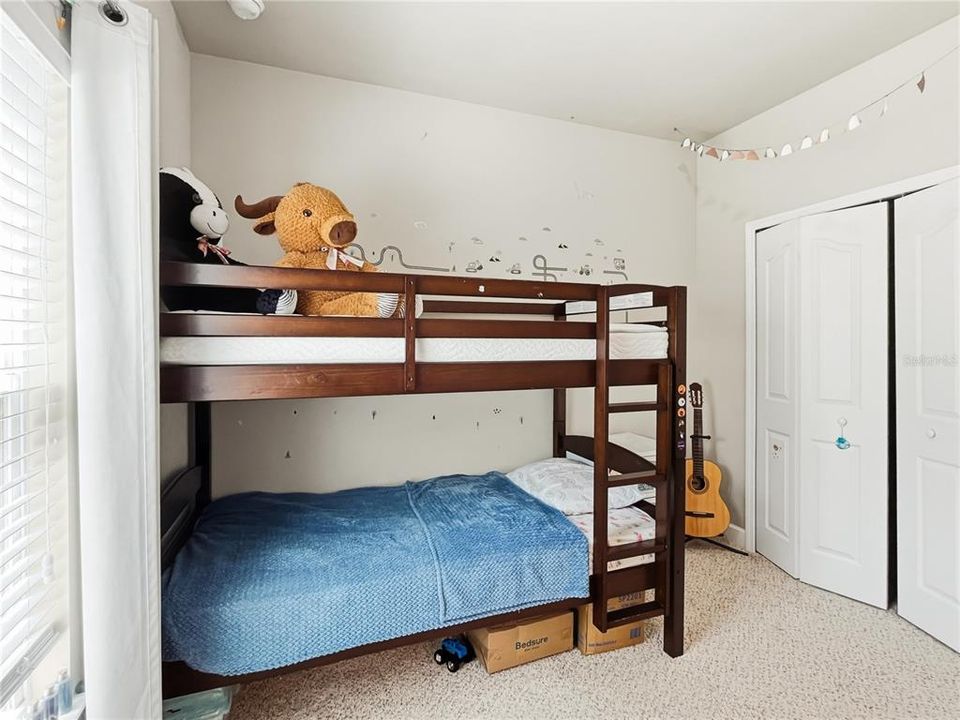 Activo con contrato: $349,990 (3 camas, 2 baños, 1686 Pies cuadrados)
