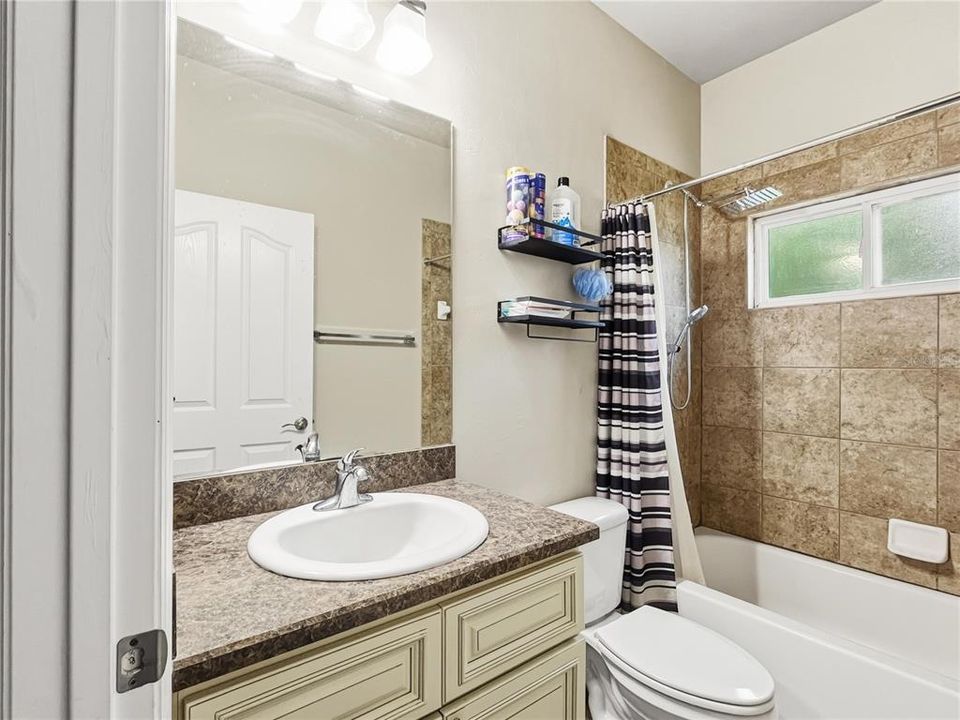 Activo con contrato: $349,990 (3 camas, 2 baños, 1686 Pies cuadrados)