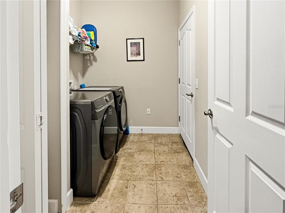 Activo con contrato: $349,990 (3 camas, 2 baños, 1686 Pies cuadrados)