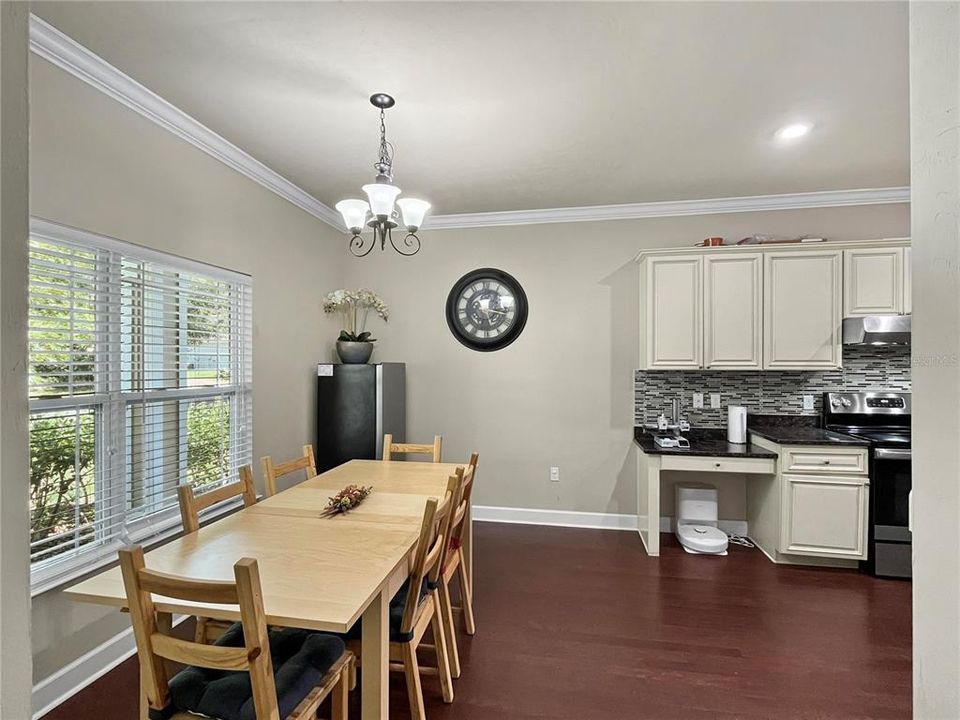 Activo con contrato: $349,990 (3 camas, 2 baños, 1686 Pies cuadrados)