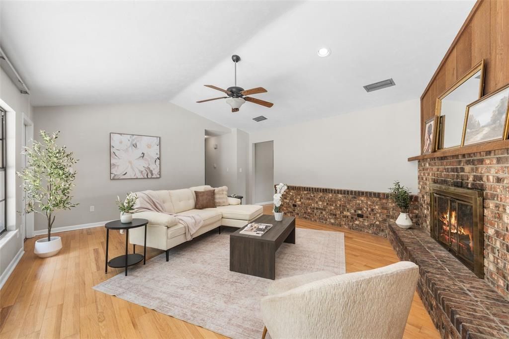 En Venta: $500,000 (4 camas, 2 baños, 2452 Pies cuadrados)