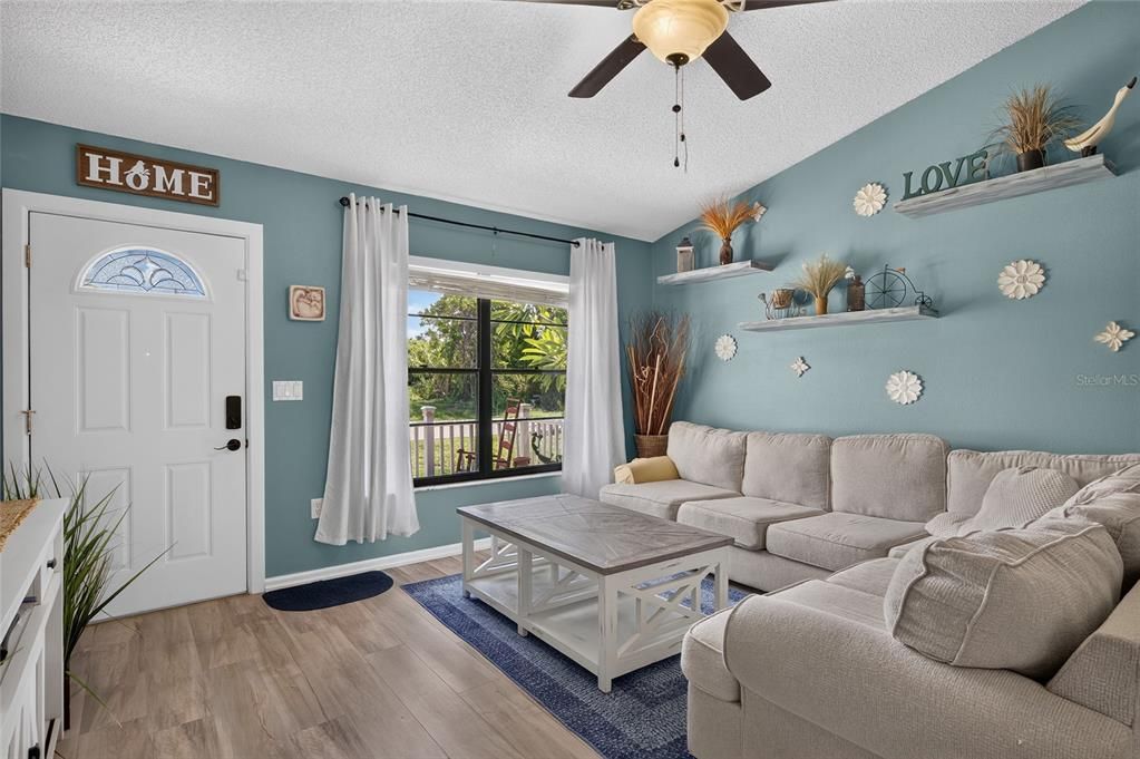 Active With Contract: $240,000 (3 beds, 2 baths, 1331 Square Feet)