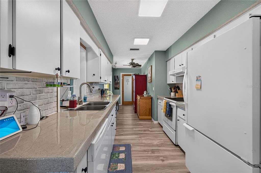Active With Contract: $240,000 (3 beds, 2 baths, 1331 Square Feet)