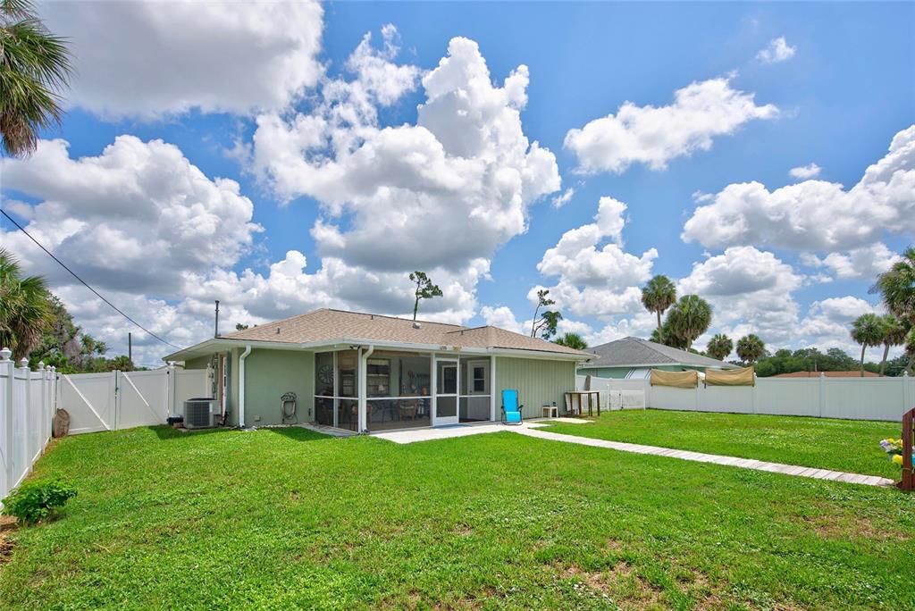 Active With Contract: $240,000 (3 beds, 2 baths, 1331 Square Feet)