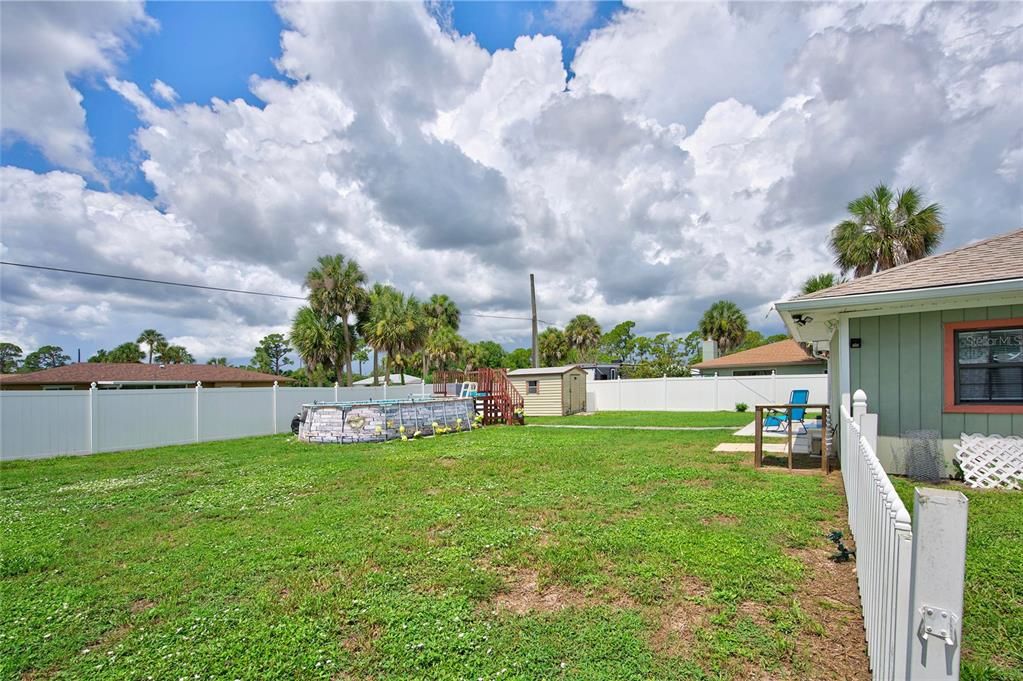 Active With Contract: $240,000 (3 beds, 2 baths, 1331 Square Feet)