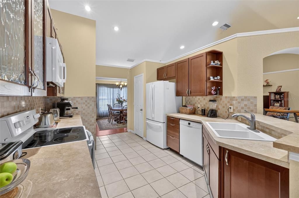For Sale: $1,083,000 (3 beds, 2 baths, 2958 Square Feet)