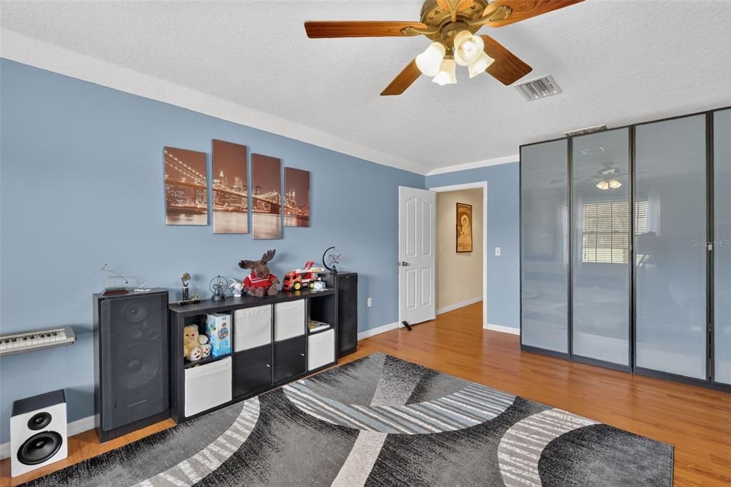 For Sale: $1,083,000 (3 beds, 2 baths, 2958 Square Feet)