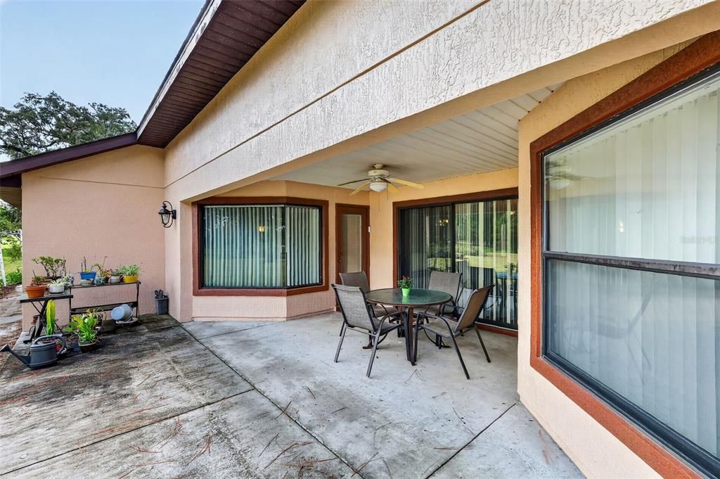 For Sale: $1,083,000 (3 beds, 2 baths, 2958 Square Feet)