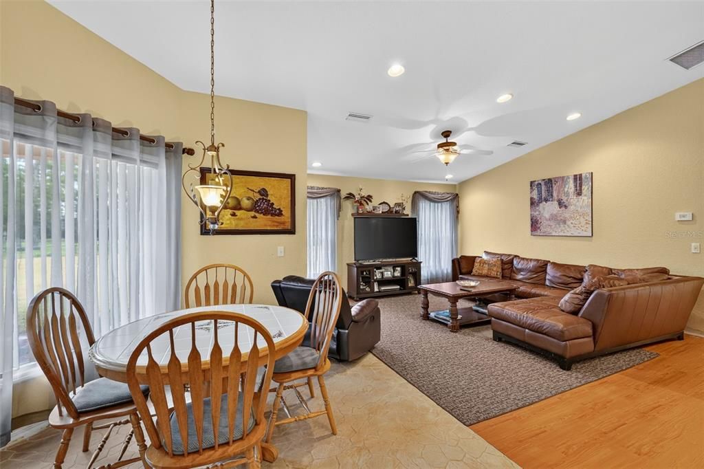 For Sale: $1,083,000 (3 beds, 2 baths, 2958 Square Feet)