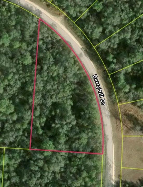 На продажу: $52,500 (1.04 acres)