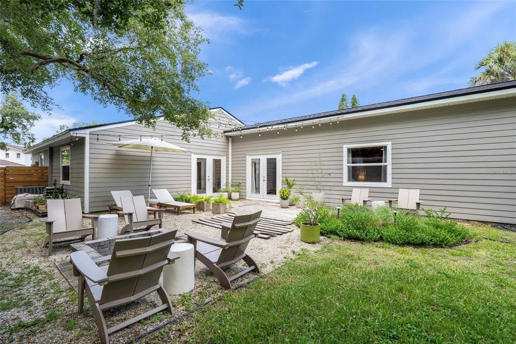 For Sale: $595,000 (3 beds, 2 baths, 1328 Square Feet)