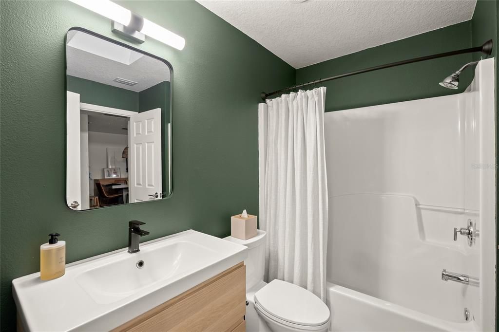 For Sale: $595,000 (3 beds, 2 baths, 1328 Square Feet)