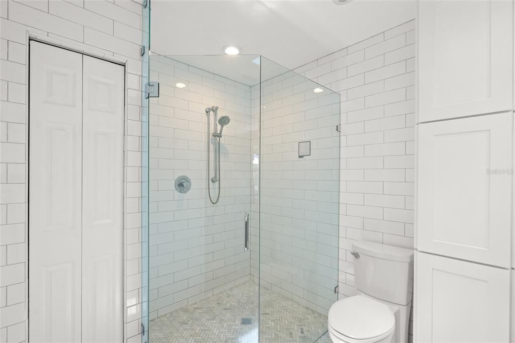 For Sale: $595,000 (3 beds, 2 baths, 1328 Square Feet)