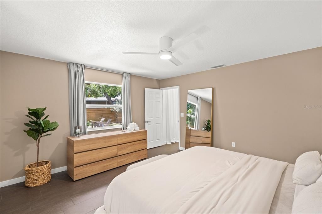 For Sale: $595,000 (3 beds, 2 baths, 1328 Square Feet)