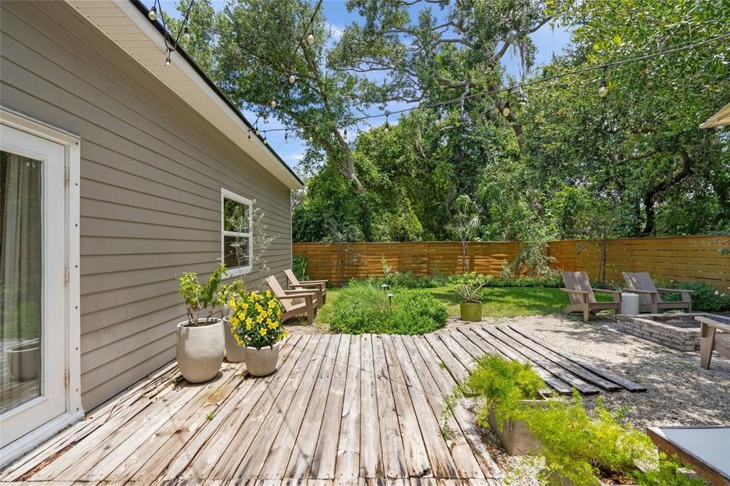 For Sale: $595,000 (3 beds, 2 baths, 1328 Square Feet)