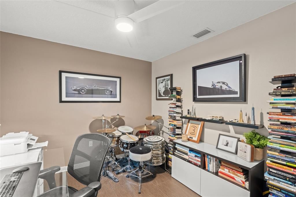 For Sale: $595,000 (3 beds, 2 baths, 1328 Square Feet)