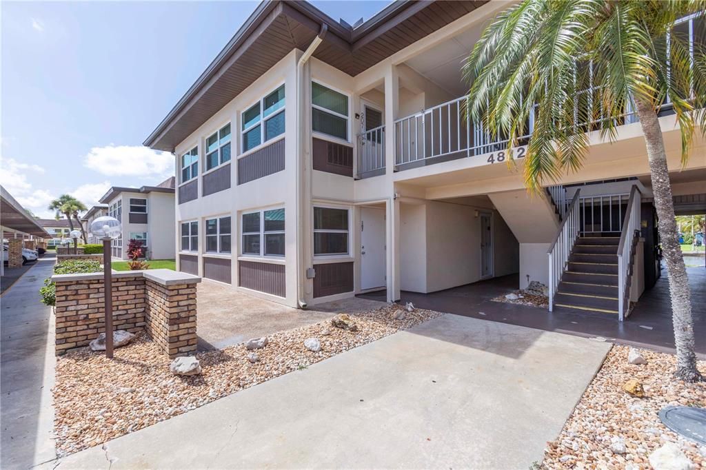 For Sale: $119,000 (2 beds, 2 baths, 1088 Square Feet)