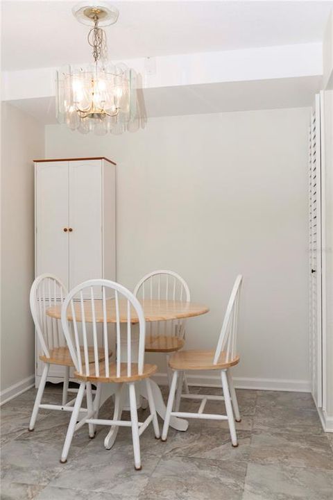 For Sale: $119,000 (2 beds, 2 baths, 1088 Square Feet)