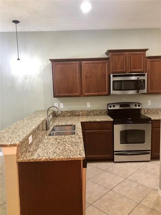 В аренду: $1,700 (2 спален, 2 ванн, 1088 Квадратных фут)