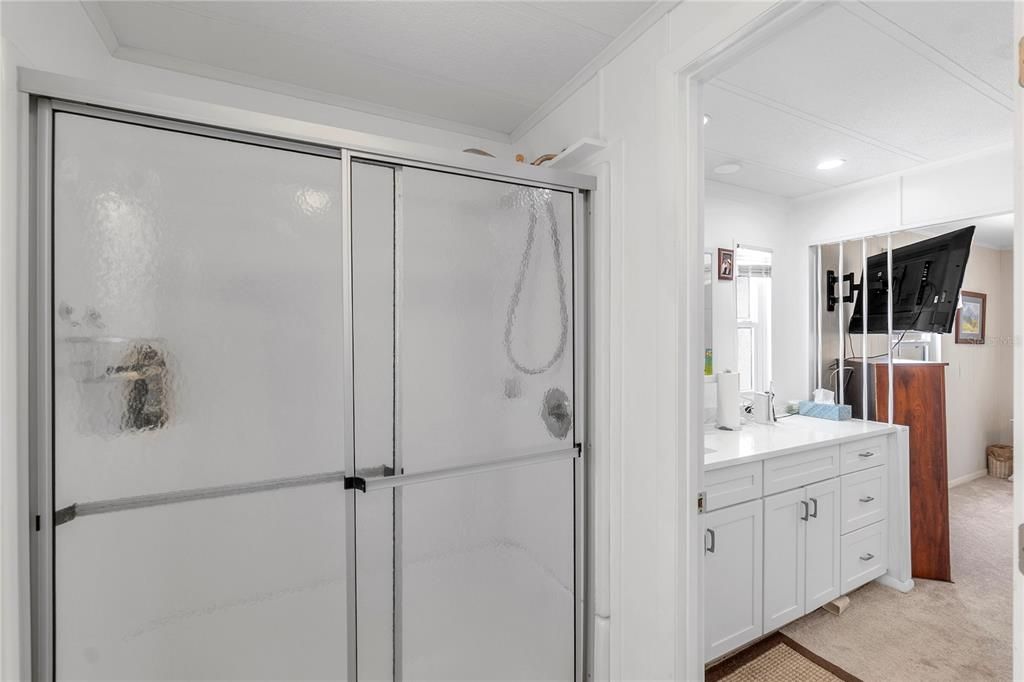 На продажу: $189,900 (2 спален, 2 ванн, 1056 Квадратных фут)