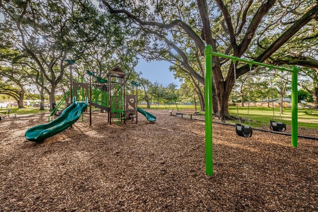 For Sale: $579,000 (4 beds, 2 baths, 1857 Square Feet)