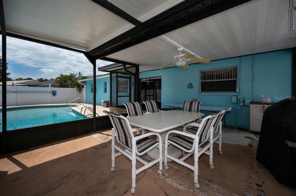 For Sale: $579,000 (4 beds, 2 baths, 1857 Square Feet)