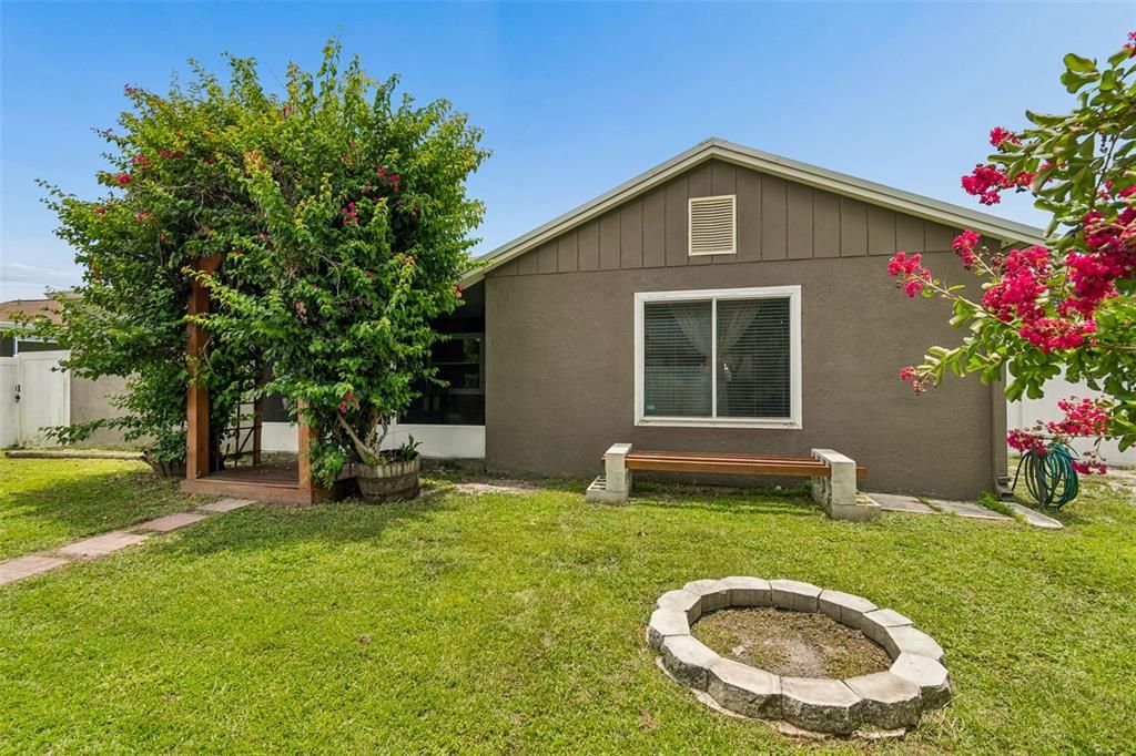 Activo con contrato: $289,000 (2 camas, 2 baños, 1470 Pies cuadrados)