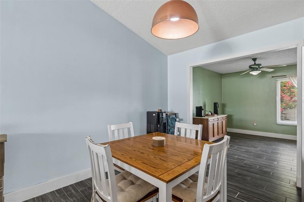 Activo con contrato: $289,000 (2 camas, 2 baños, 1470 Pies cuadrados)