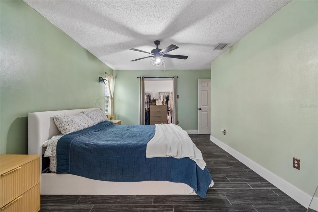 Activo con contrato: $289,000 (2 camas, 2 baños, 1470 Pies cuadrados)