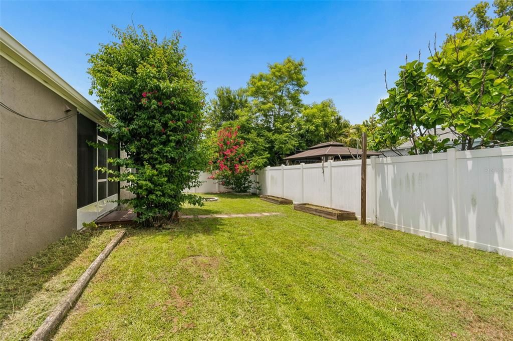 Activo con contrato: $289,000 (2 camas, 2 baños, 1470 Pies cuadrados)