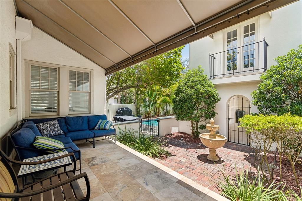 Activo con contrato: $1,825,000 (3 camas, 3 baños, 2175 Pies cuadrados)