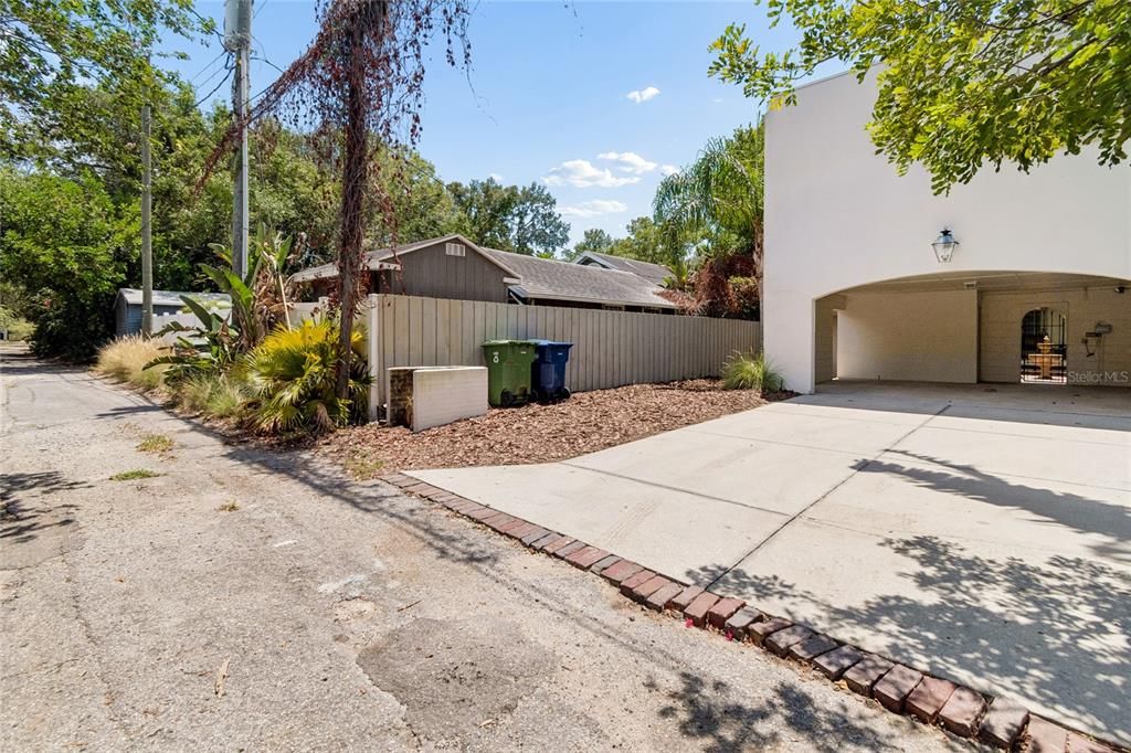 Activo con contrato: $1,825,000 (3 camas, 3 baños, 2175 Pies cuadrados)