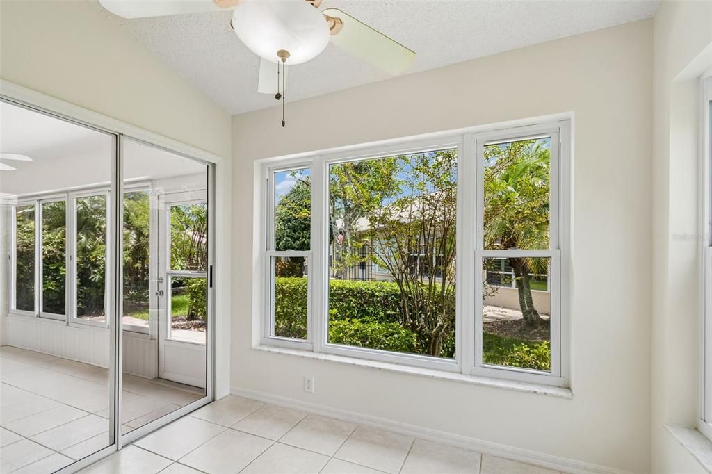 For Sale: $335,000 (2 beds, 2 baths, 1280 Square Feet)