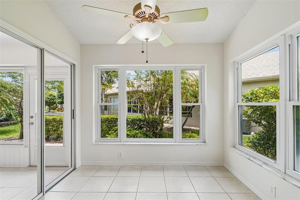 For Sale: $335,000 (2 beds, 2 baths, 1280 Square Feet)